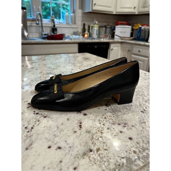 Etienne Aigner Savannah Black Leather Low Heel Sz 8N NWT - Picture 4 of 7